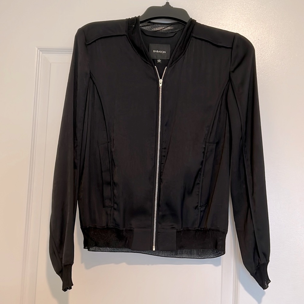 Aritzia- Babaton black size Small. Lightweight silky bomber. Cool 4 day/night⚡️
